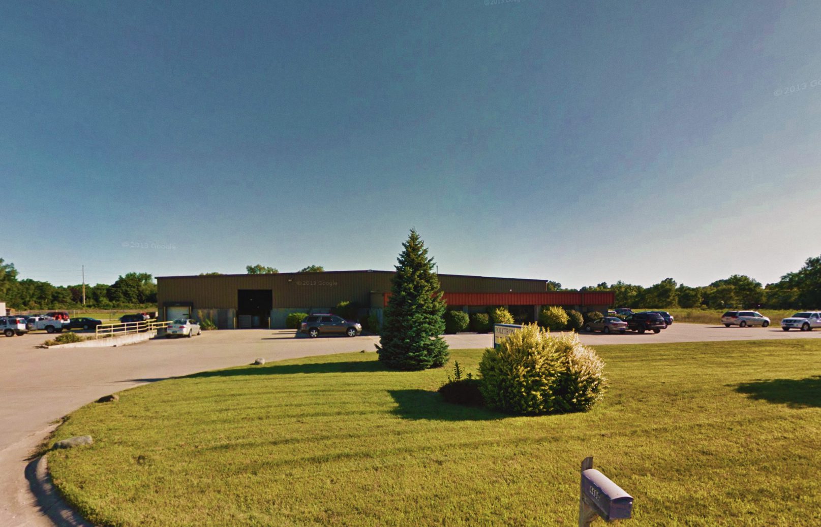 Retro photo of exterior image 35 years ago