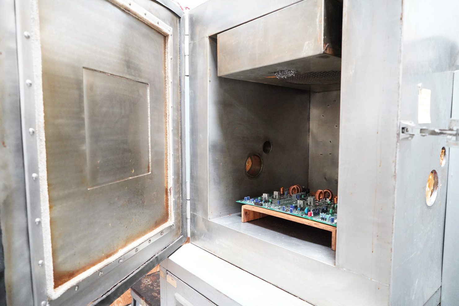 Heat testing PCB Board Image of commercial oven used to test for operation in hot environments